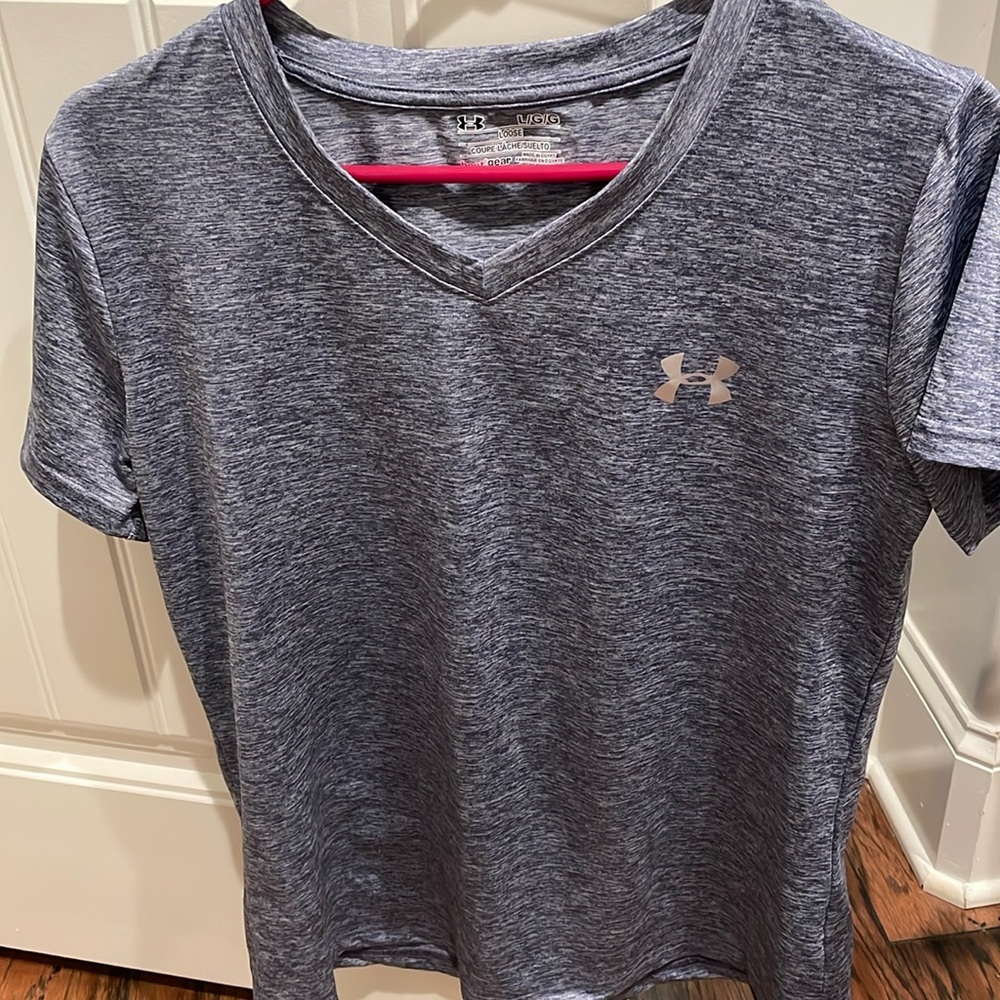 Loose fit , heat gear exercise top